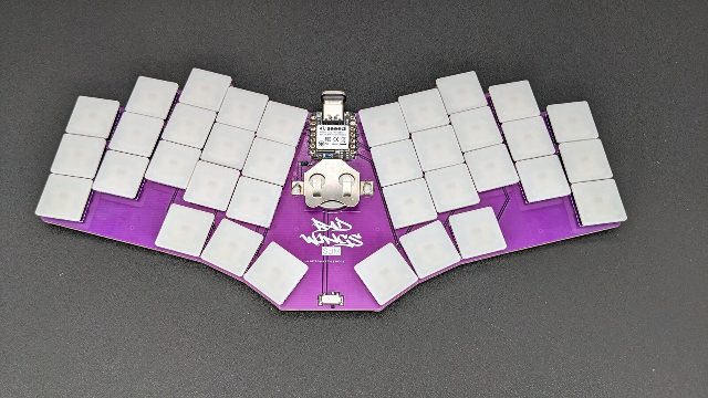 bad wings slim, built
